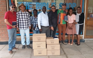 Através de doações, Projeto Missão Plantai Compra bíblias para levar ao povo de Malawi