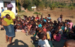 Dia de alegria para crianças. É com muita alegria que o Missão Plantai entrega alimentos nas escolas